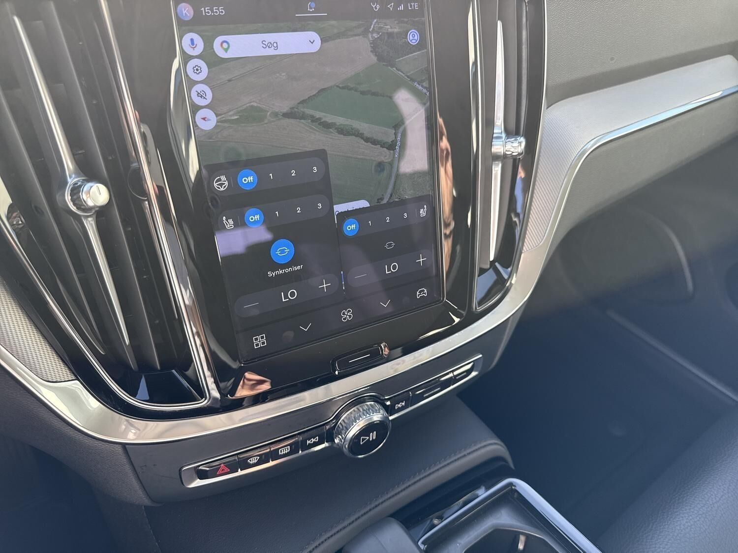 Grå Volvo V60 fra 2023