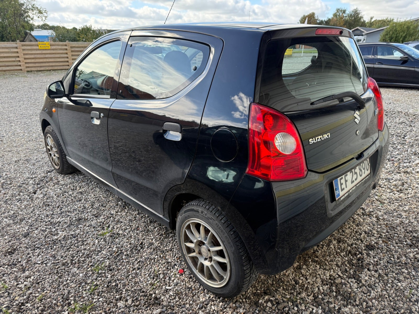 Sort Suzuki Alto fra 2011