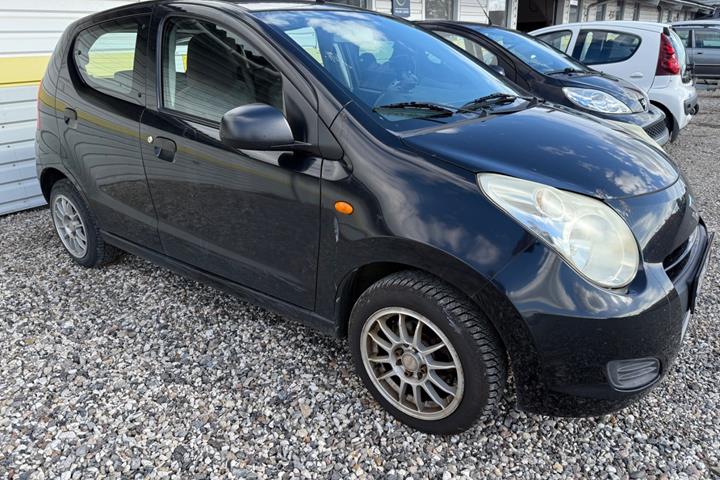 Sort Suzuki Alto fra 2011