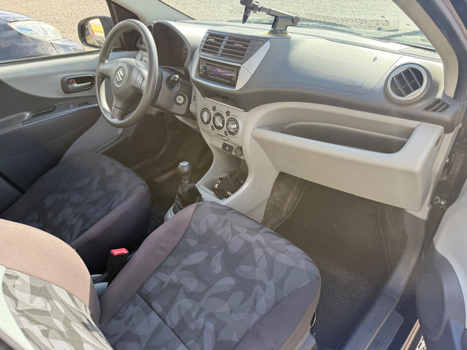 Sort Suzuki Alto fra 2011