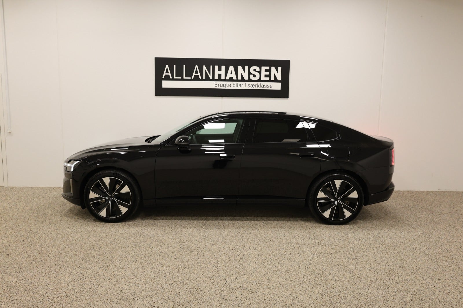Sort Volvo ES90 fra 2026