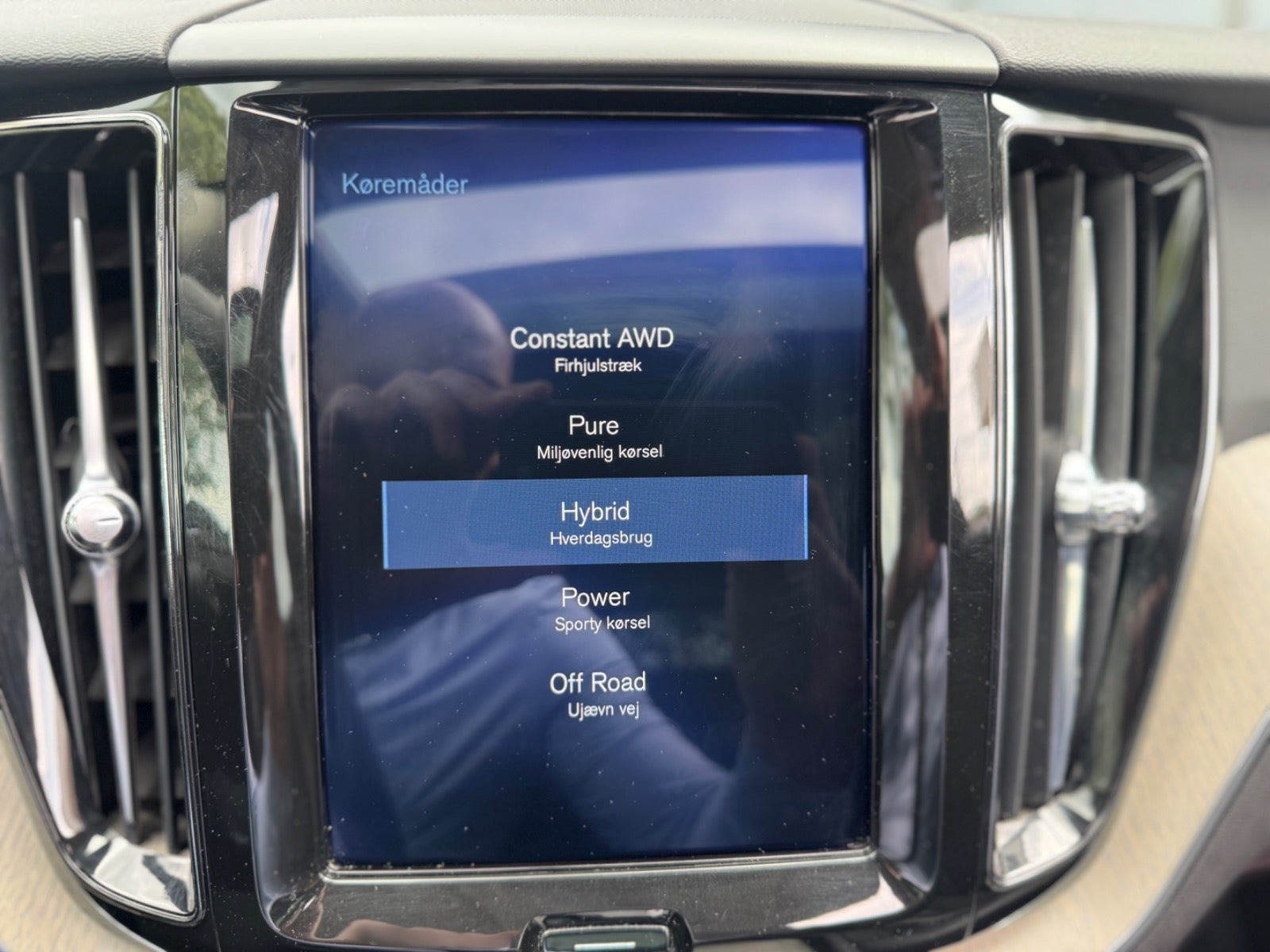 Grå Volvo XC60 fra 2018