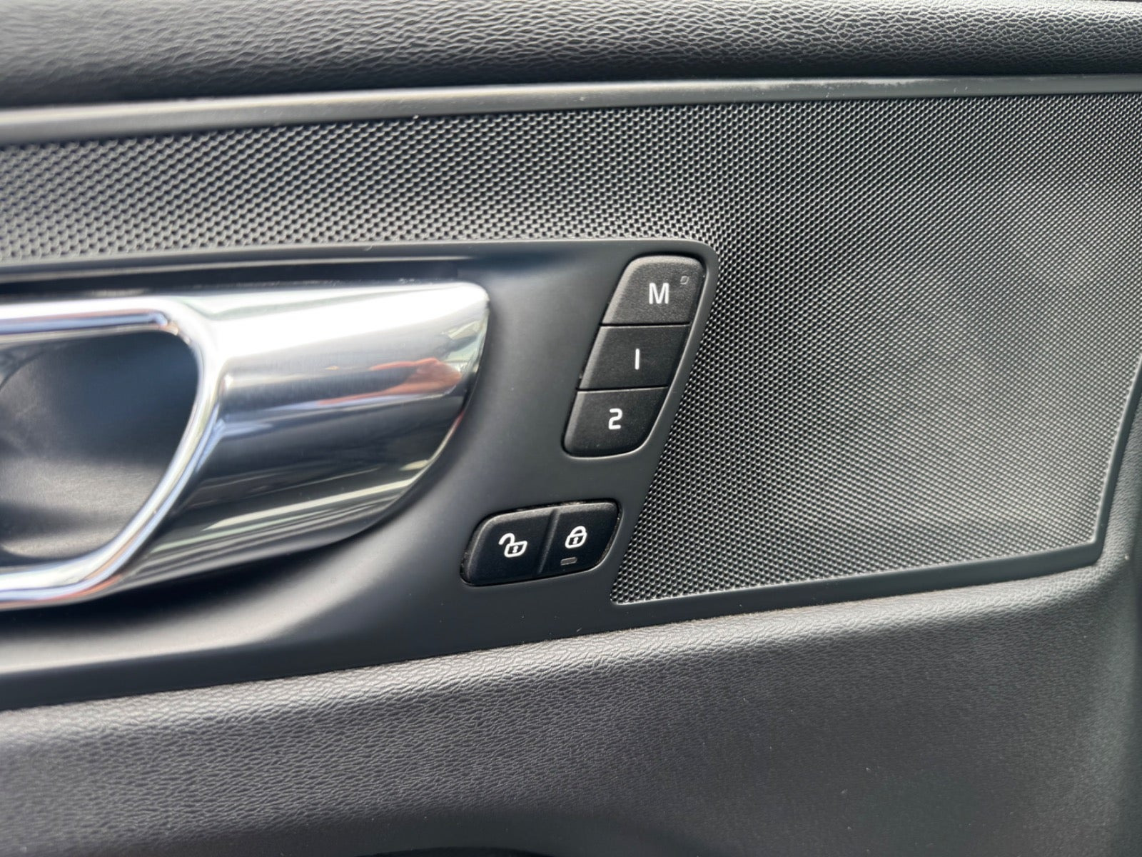 Grå Volvo XC60 fra 2018