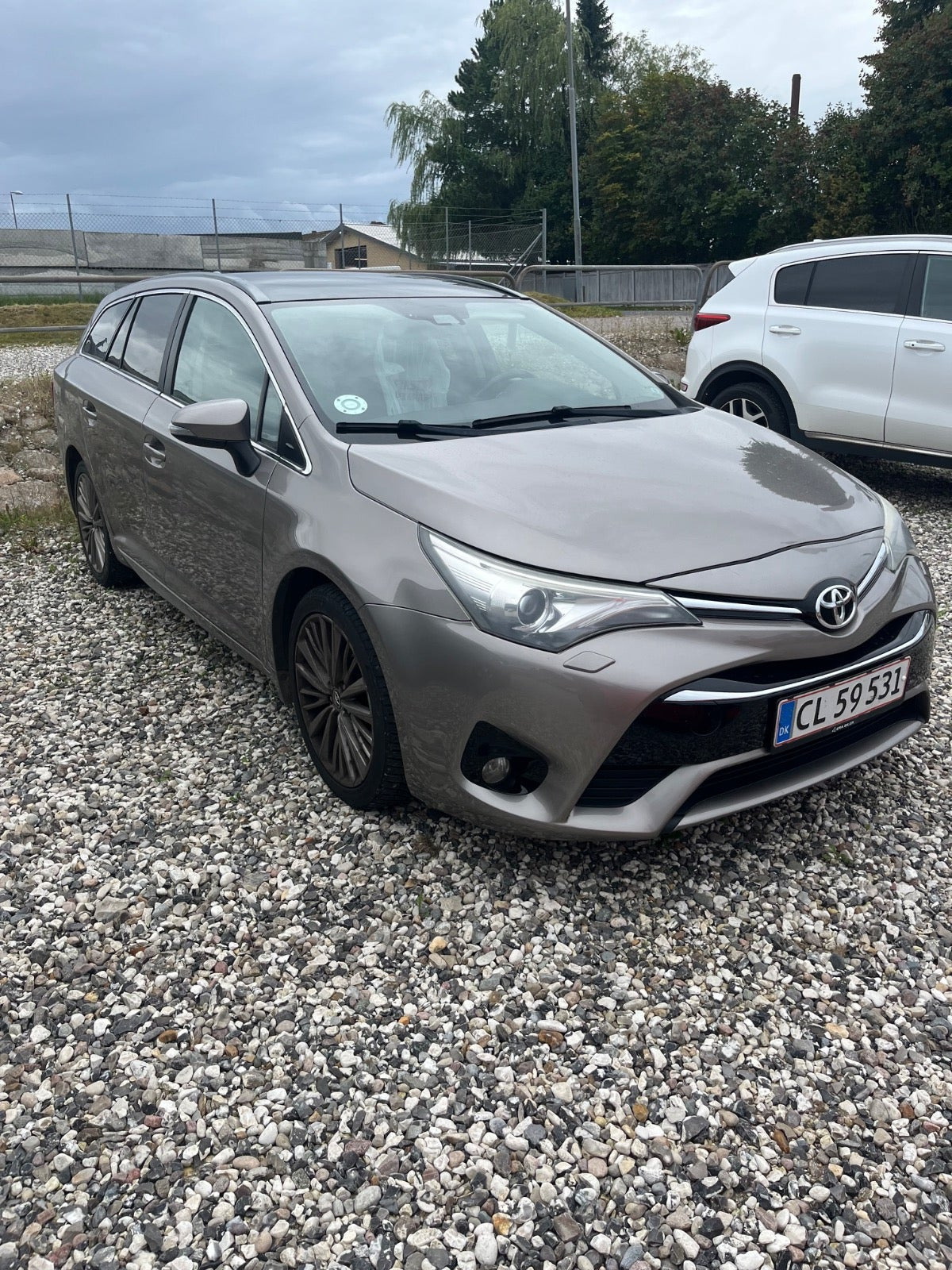 undefined Toyota Avensis fra 2015