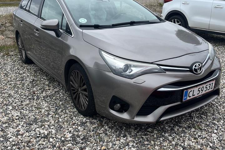 undefined Toyota Avensis fra 2015