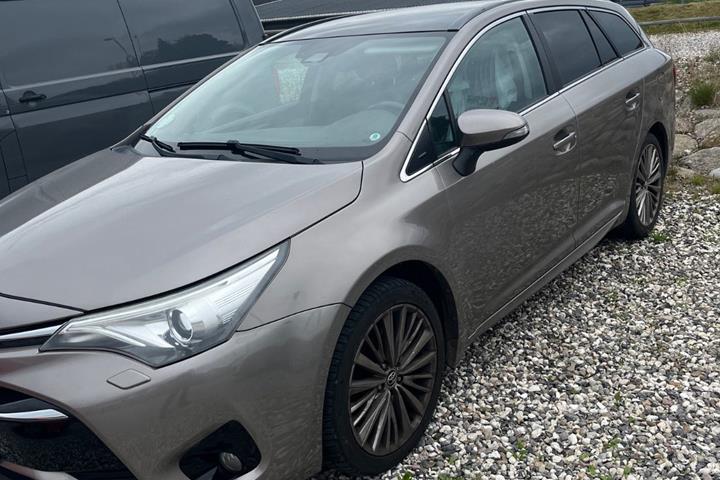 undefined Toyota Avensis fra 2015