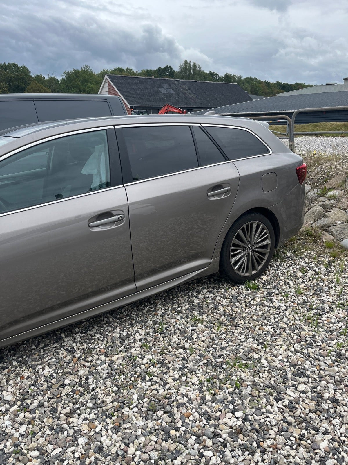 undefined Toyota Avensis fra 2015