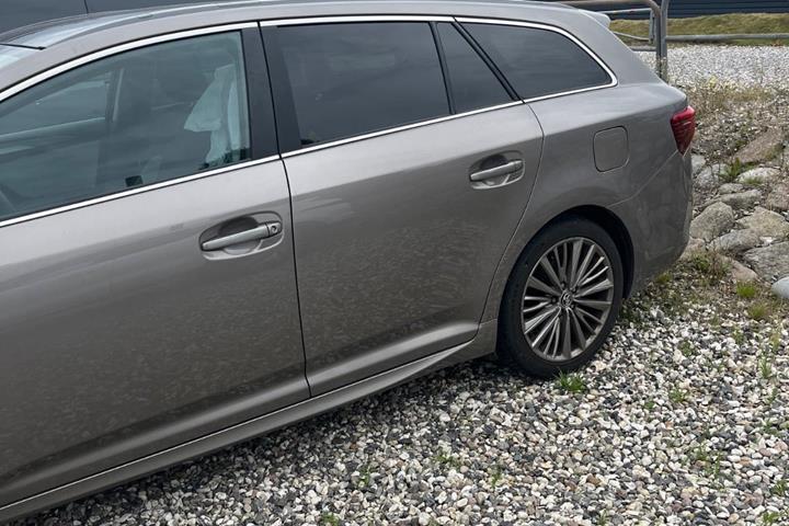 undefined Toyota Avensis fra 2015