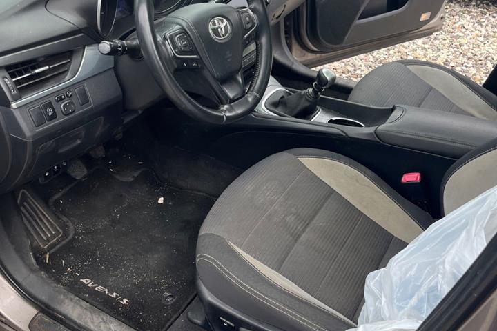 undefined Toyota Avensis fra 2015