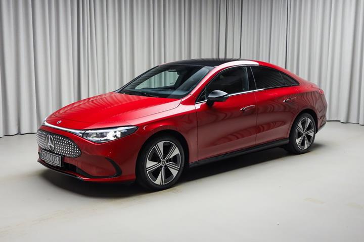Rød Mercedes CLA350 fra 2025