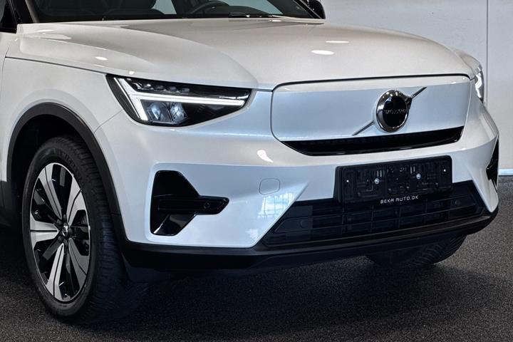 Hvid Volvo XC40 fra 2023