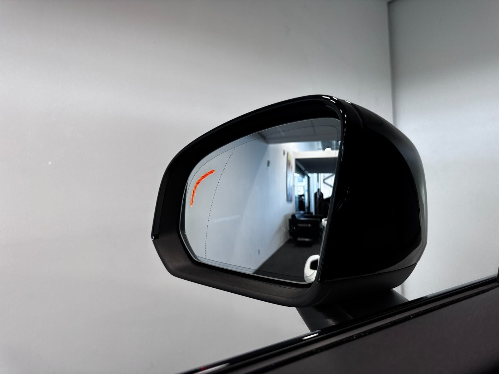 Hvid Volvo XC40 fra 2023