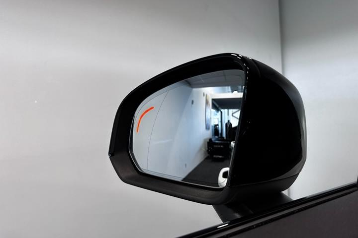 Hvid Volvo XC40 fra 2023