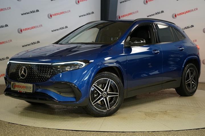 Blå Mercedes EQA250+ fra 2025