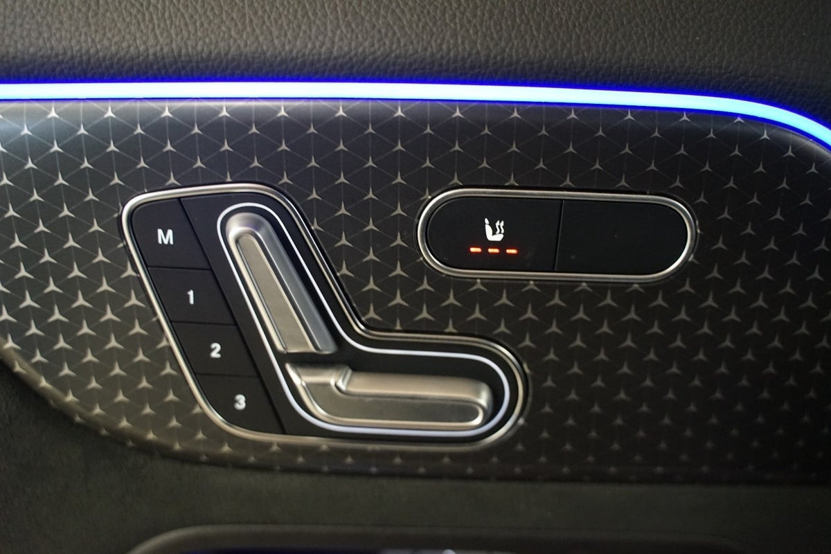 Blå Mercedes EQA250+ fra 2025
