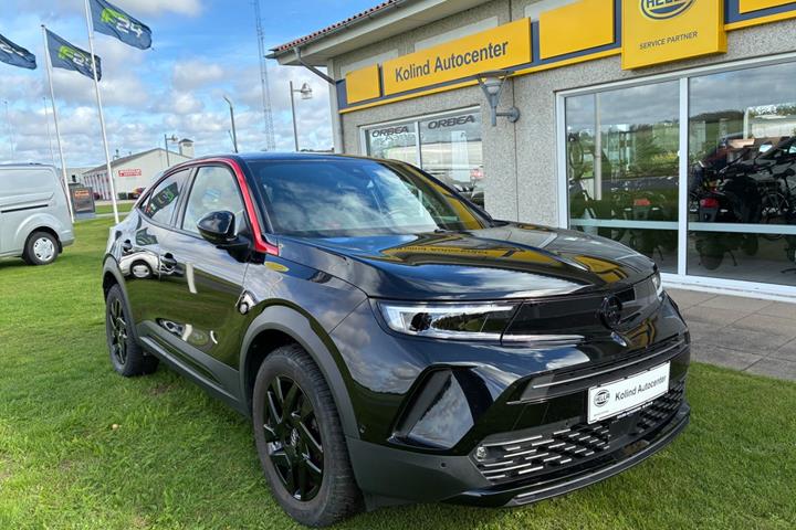 Sort Opel Mokka-e fra 2023