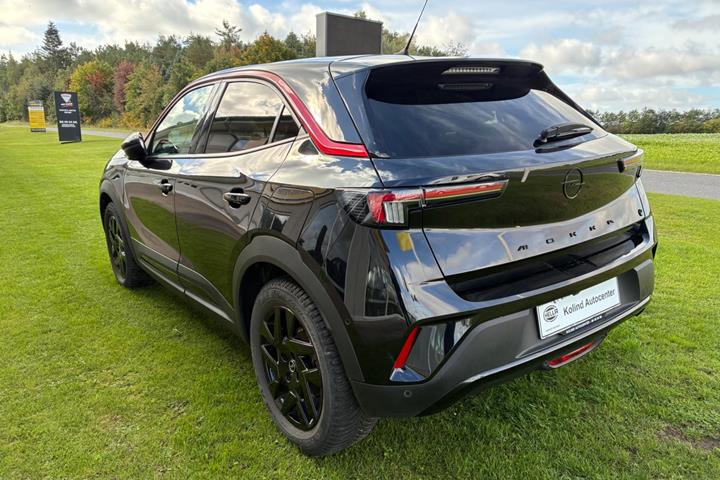 Sort Opel Mokka-e fra 2023