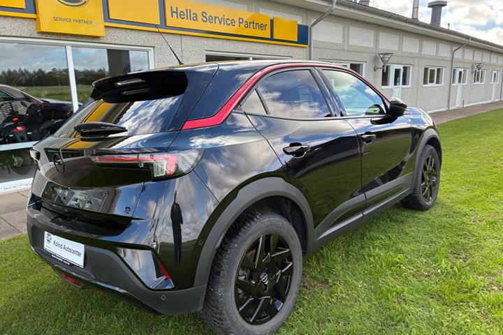 Sort Opel Mokka-e fra 2023