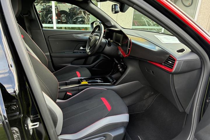 Sort Opel Mokka-e fra 2023
