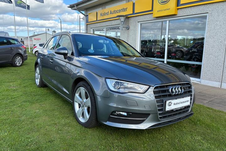 Grå Audi A3 fra 2014