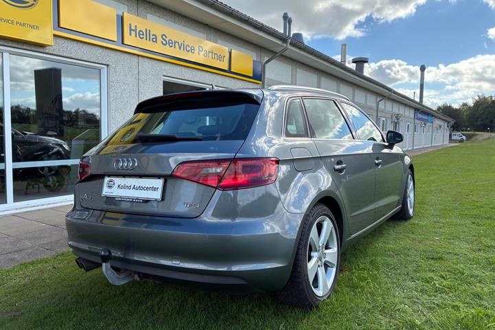 Grå Audi A3 fra 2014