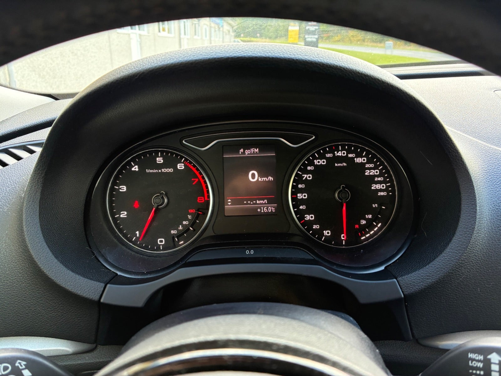 Grå Audi A3 fra 2014
