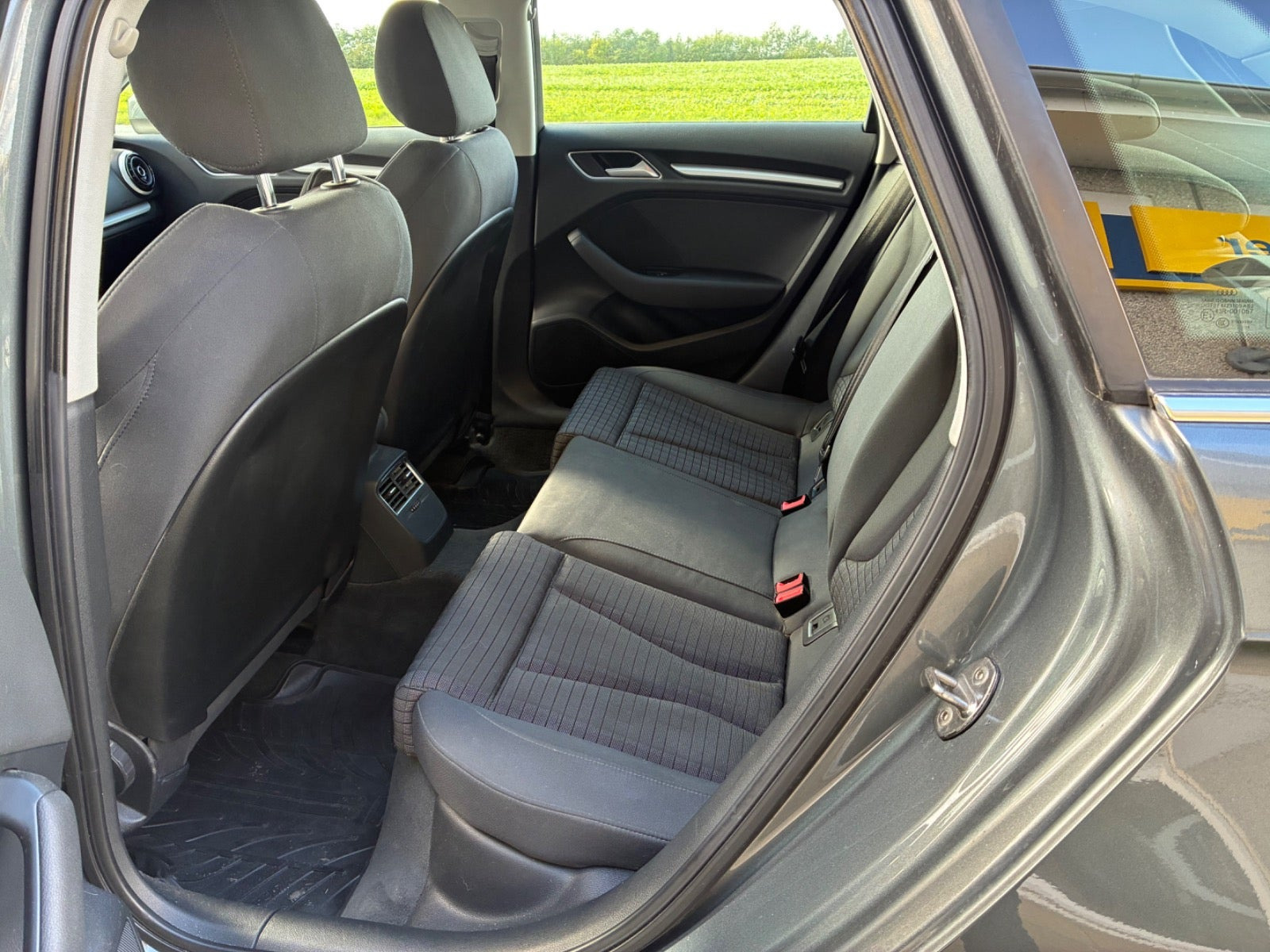 Grå Audi A3 fra 2014