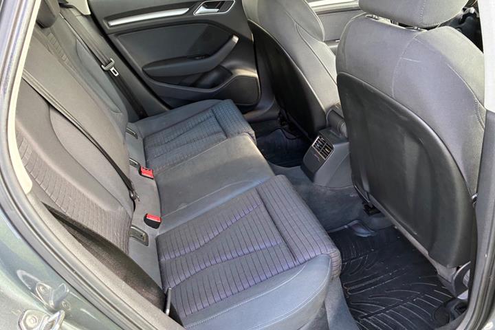 Grå Audi A3 fra 2014