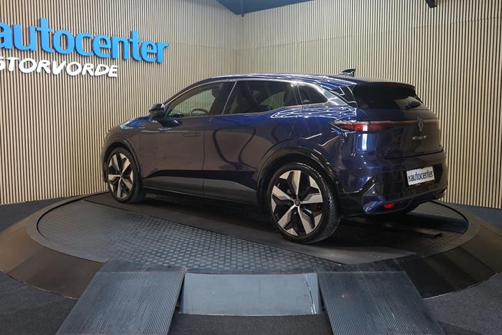 Blå Renault Megane E-Tech fra 2025