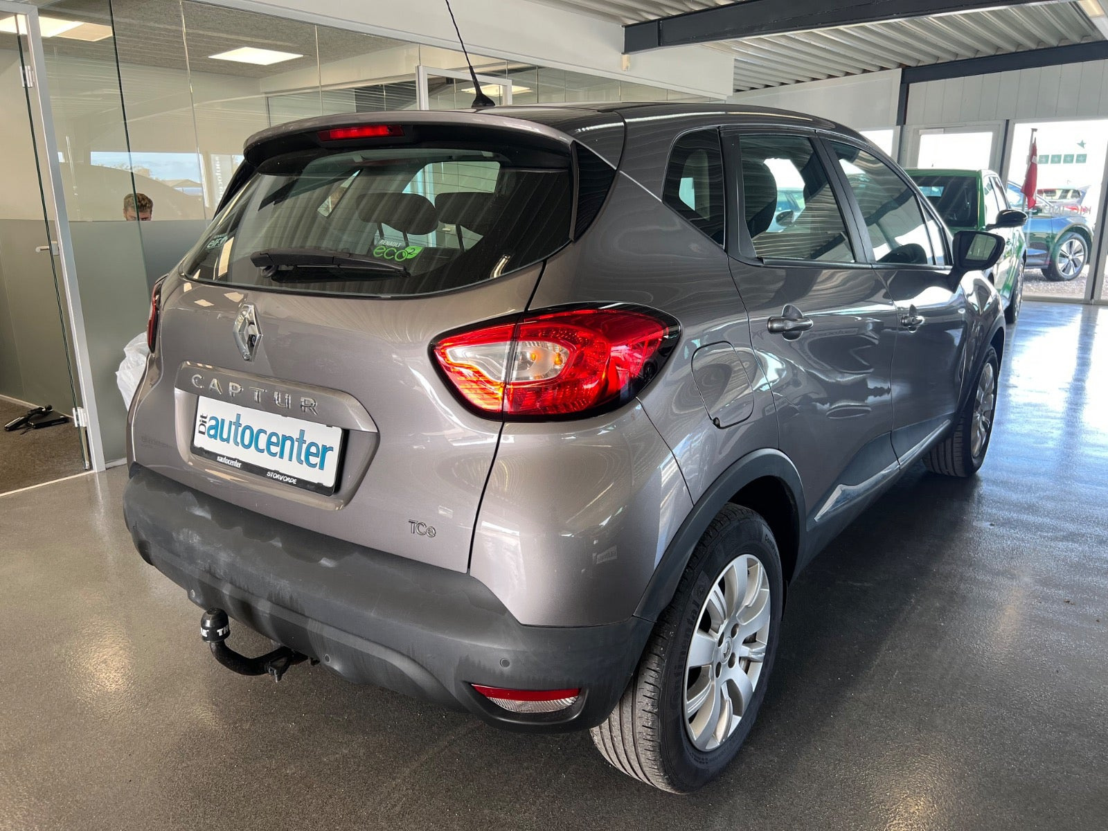Grå Renault Captur fra 2013