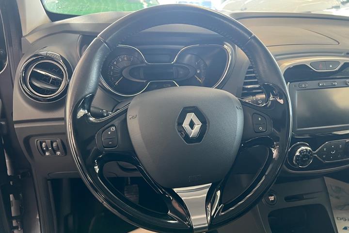 Grå Renault Captur fra 2013