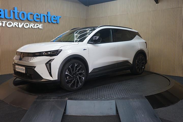 Hvid Renault Scenic E-Tech fra 2026