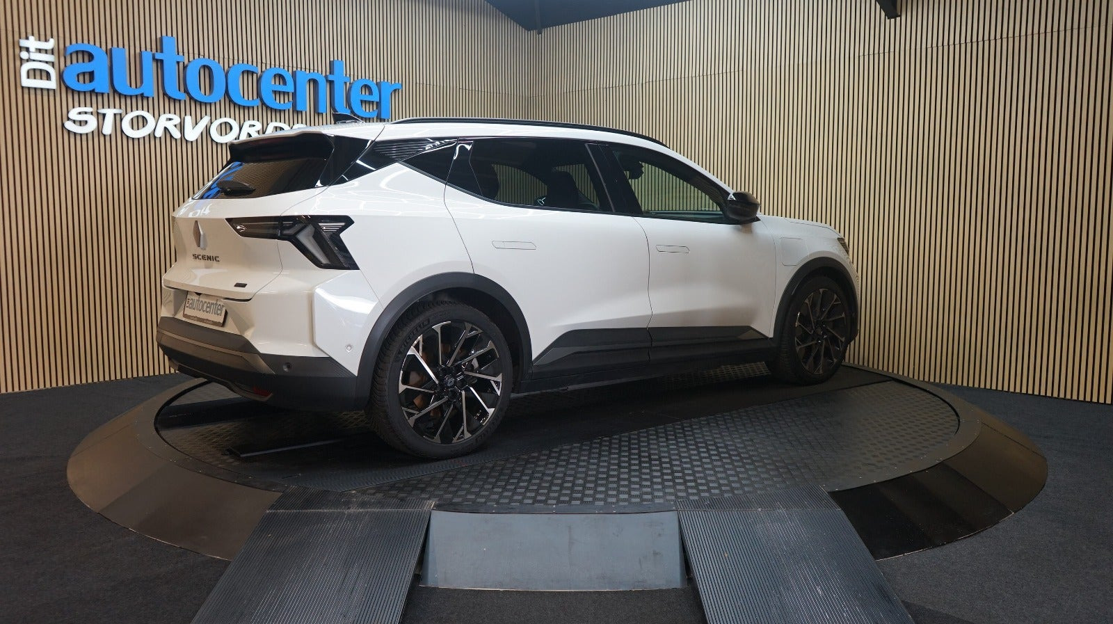 Hvid Renault Scenic E-Tech fra 2026
