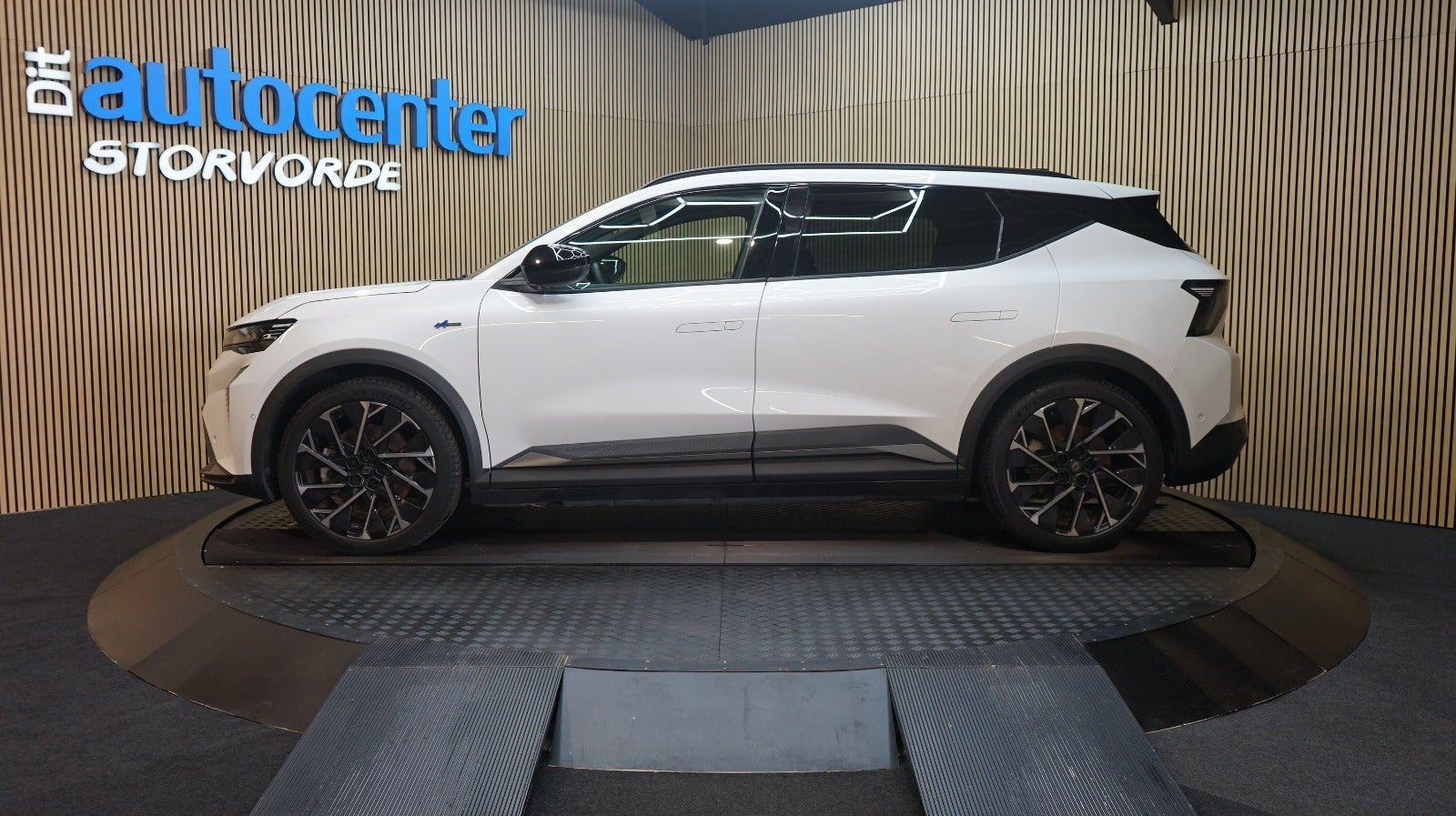 Hvid Renault Scenic E-Tech fra 2026