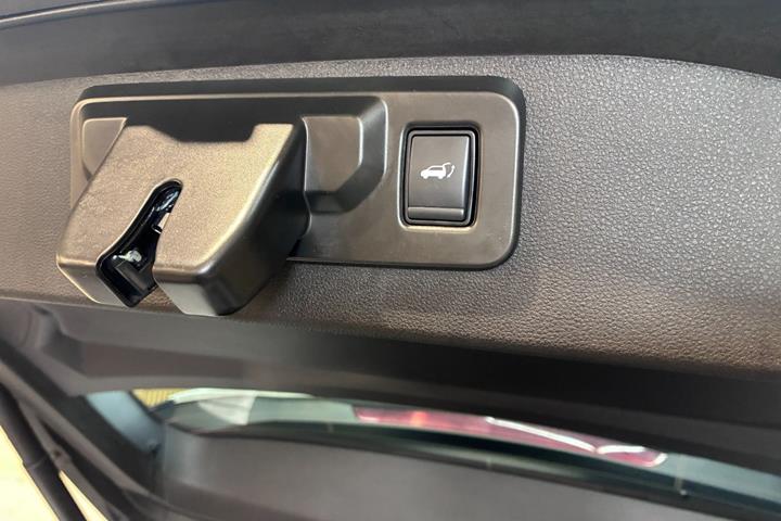 Hvid Renault Scenic E-Tech fra 2026