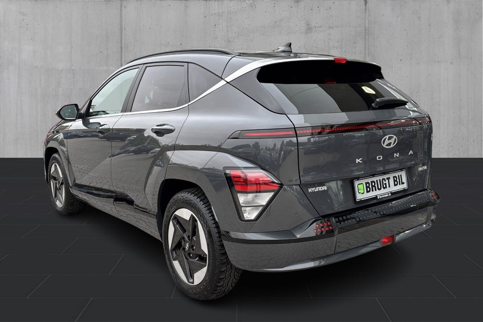 Grå Hyundai Kona fra 2024