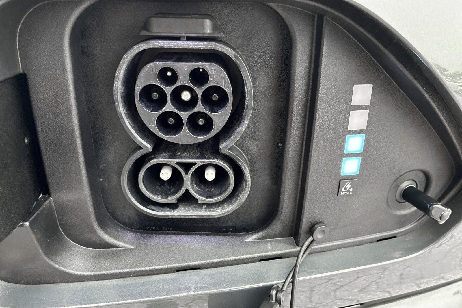 Grå Hyundai Kona fra 2024