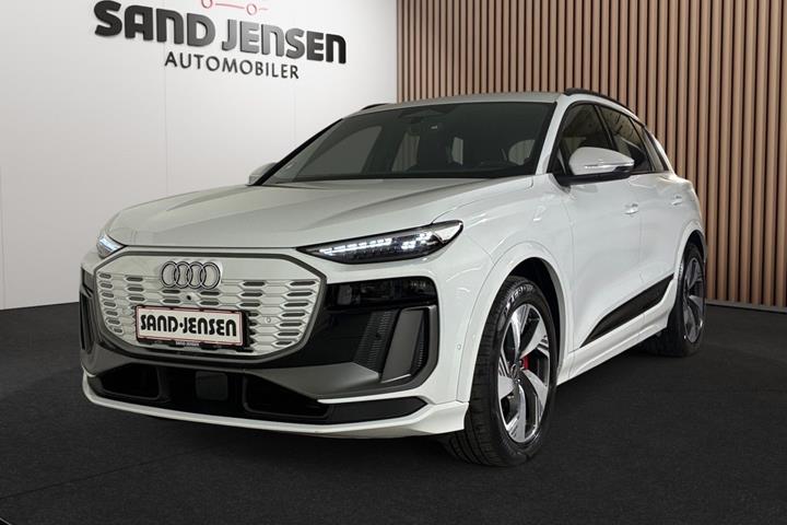 Hvid Audi Q6 e-tron fra 2024