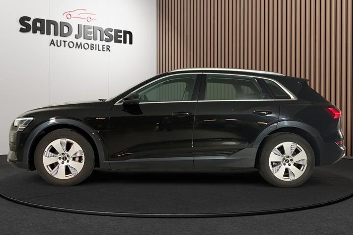 Sort Audi e-tron fra 2023