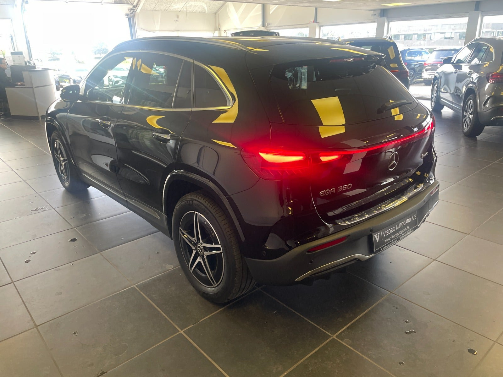 Sort Mercedes EQA350 fra 2025