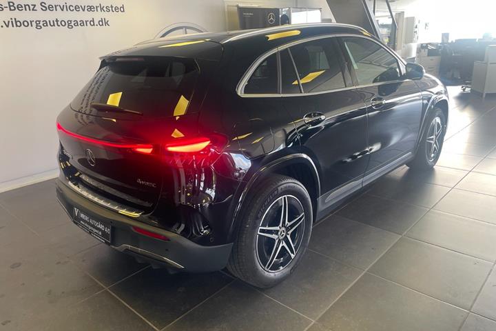 Sort Mercedes EQA350 fra 2025