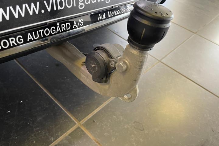 Sort Mercedes EQA350 fra 2025