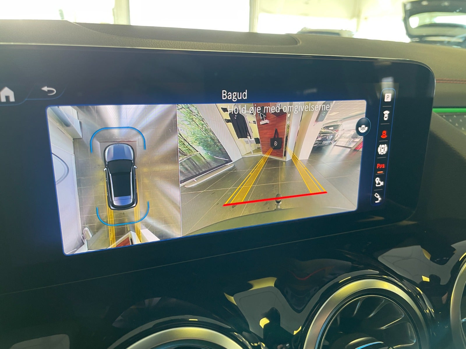 Sort Mercedes EQA350 fra 2025