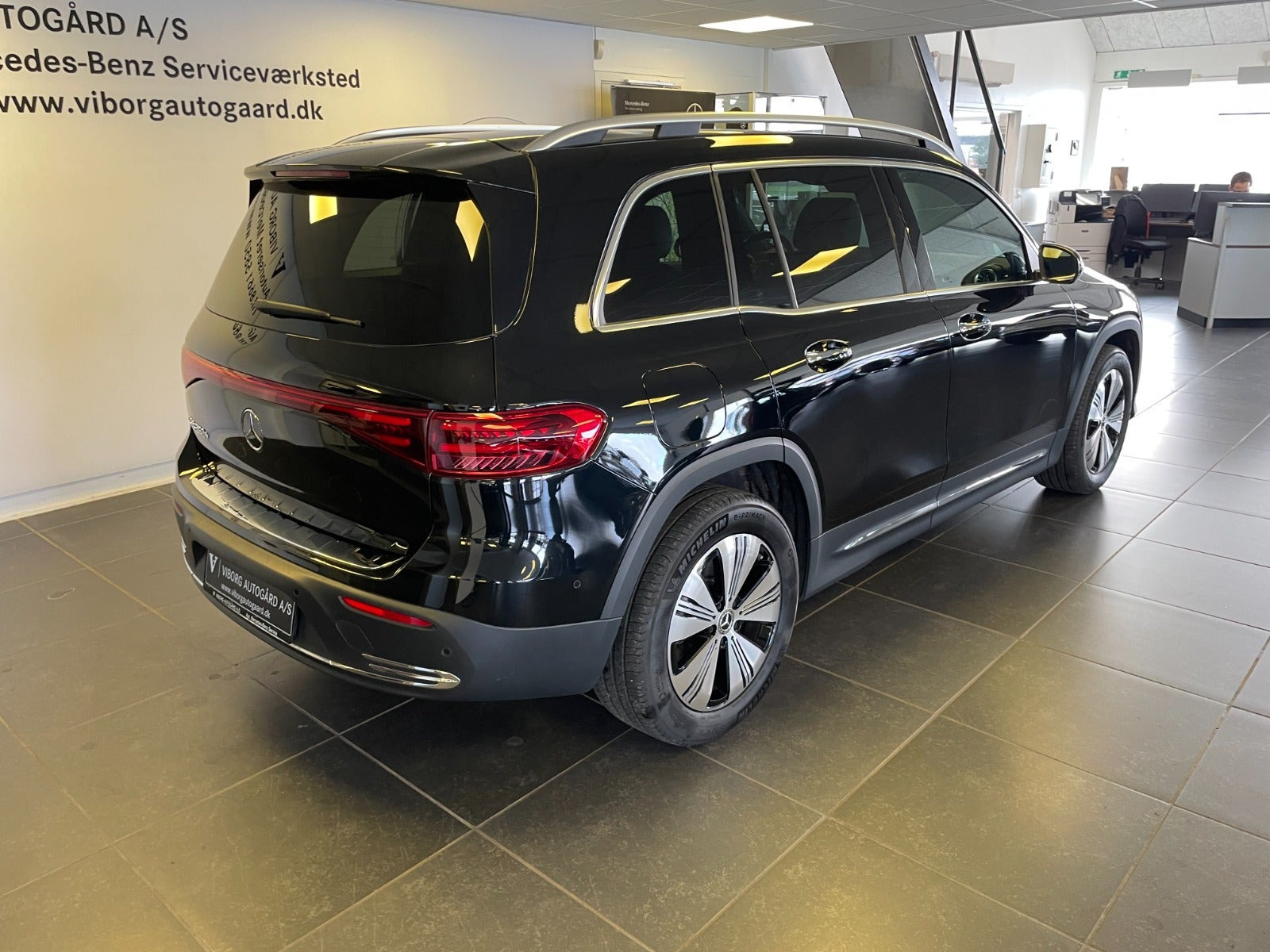 Sort Mercedes EQB250+ fra 2025