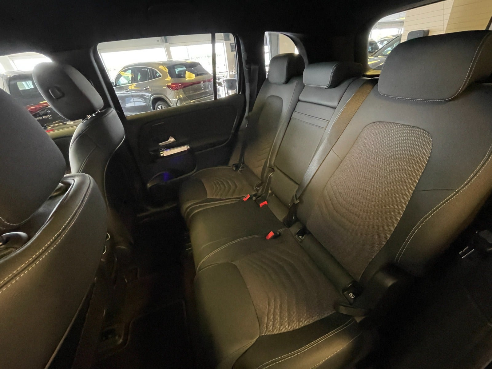 Sort Mercedes EQB250+ fra 2025
