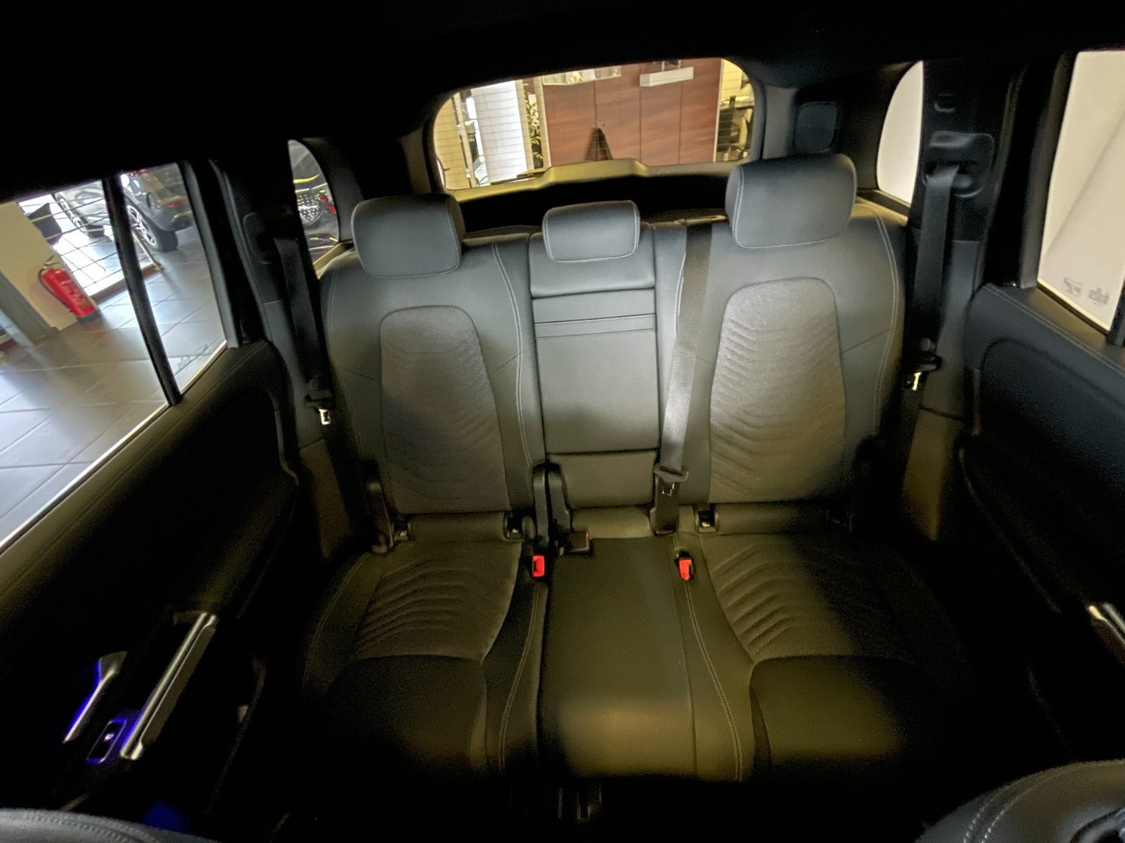 Sort Mercedes EQB250+ fra 2025