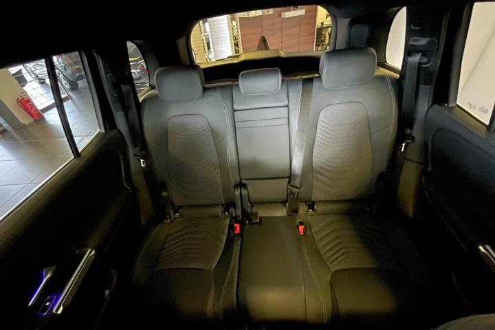 Sort Mercedes EQB250+ fra 2025