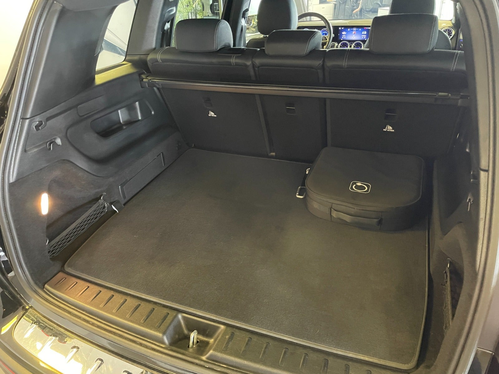 Sort Mercedes EQB250+ fra 2025
