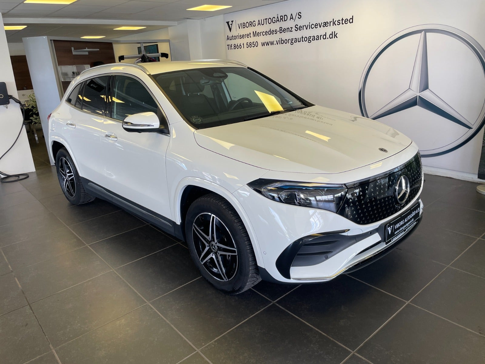 Hvid Mercedes EQA250+ fra 2025