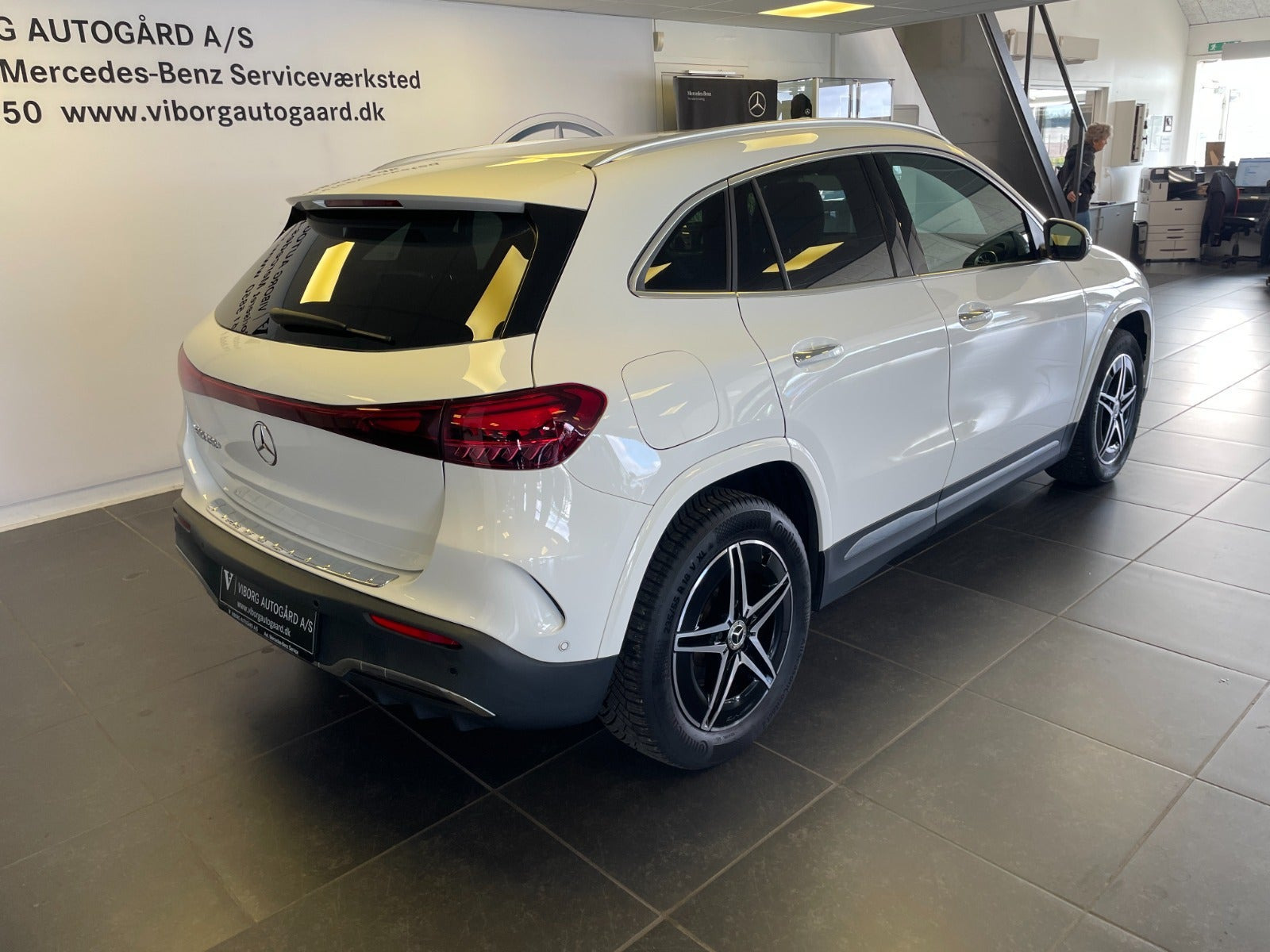 Hvid Mercedes EQA250+ fra 2025